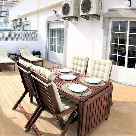 De Com Terraço, Barbecue, A/c E Wifi