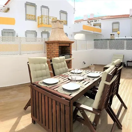 De Com Terraço, Barbecue, A/c E Wifi *